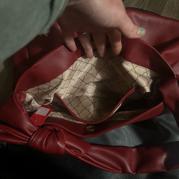 Black and Red purses Kelly n Katie NWT - Picture 12 of 12